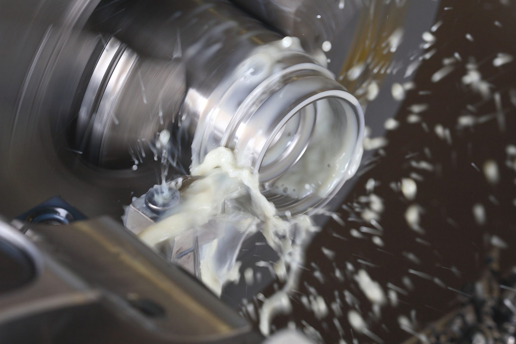 4 Turning Lathe in Action